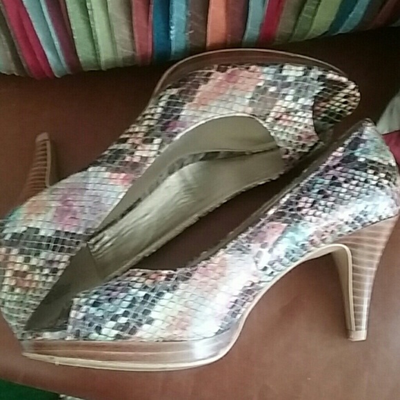 SEXY PEEP TOE SNAKESKIN PUMPS - Picture 1 of 6